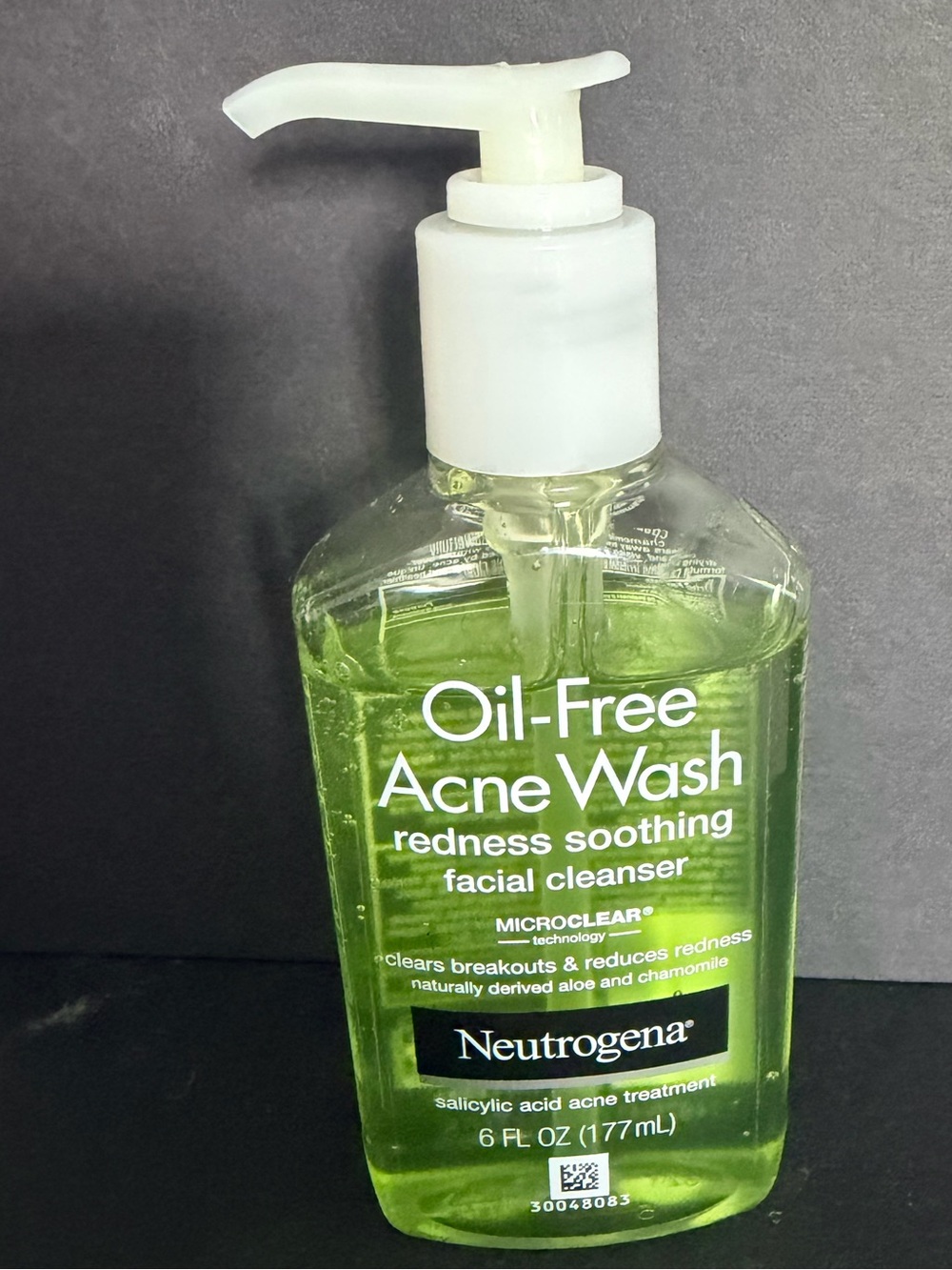 Neutrogena Oil-Free Acne Wash - Green Clear Gel Cleanser. look at the last photo